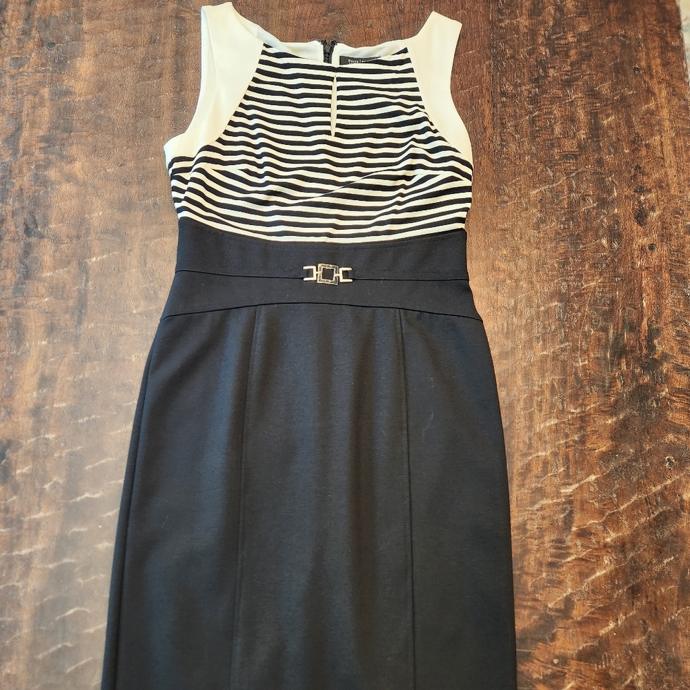 White House Black Market Black & Ivory Fitted Knit Dress Knee Length Size 6